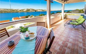 2 Bedroom Cozy Apartment In Stara Novalja